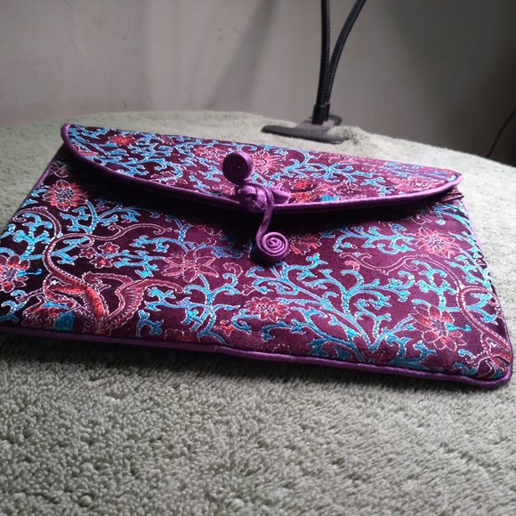 Violet floral designer clutch type handbag - Picture 4 of 6